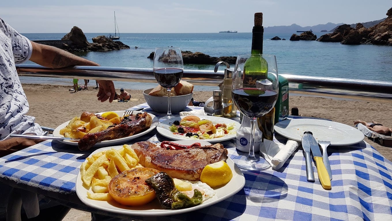 Mares Bravas: arroces y cocina marinera en Cala Cortina