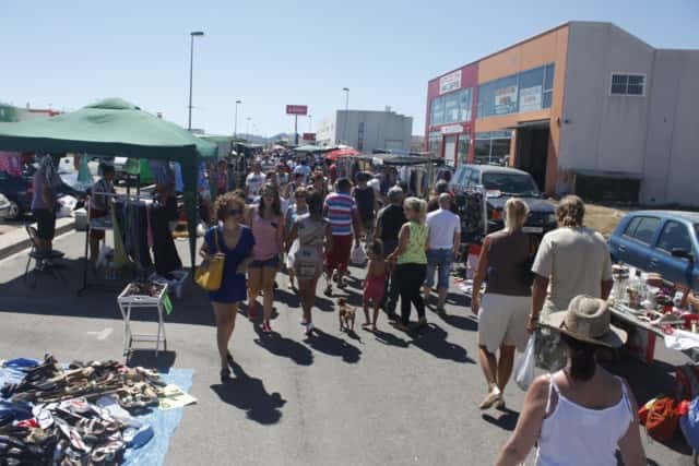 De compras por el Rastro del Verger este domingo