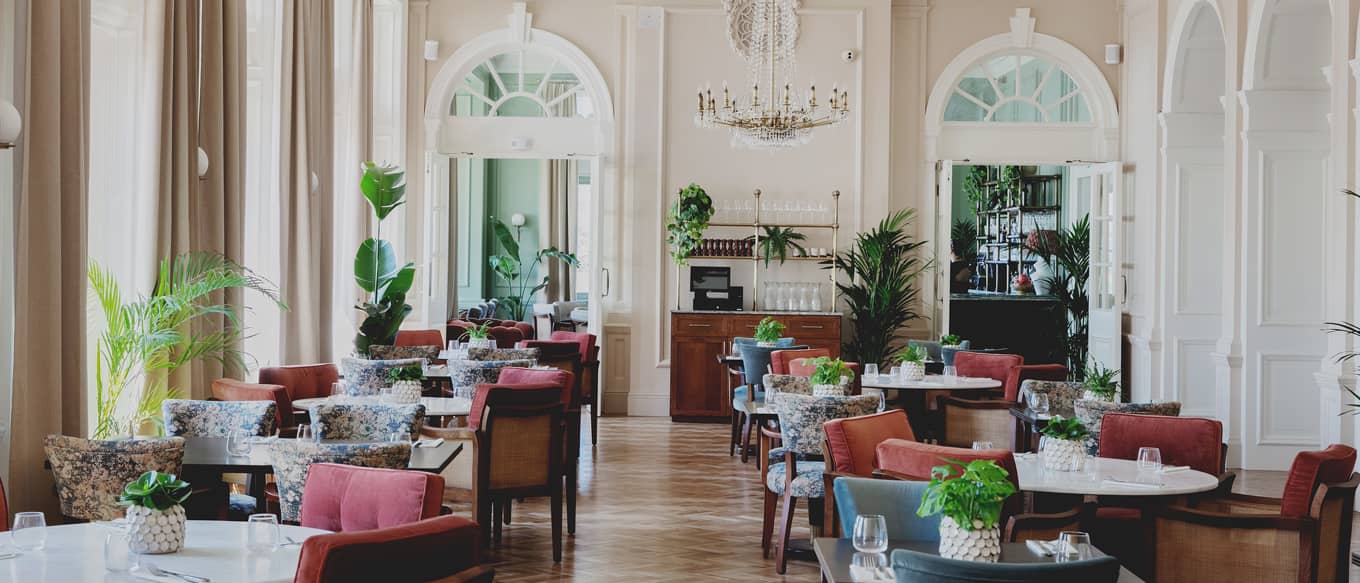 Restaurant 1865: fine dining at The Queens Hotel