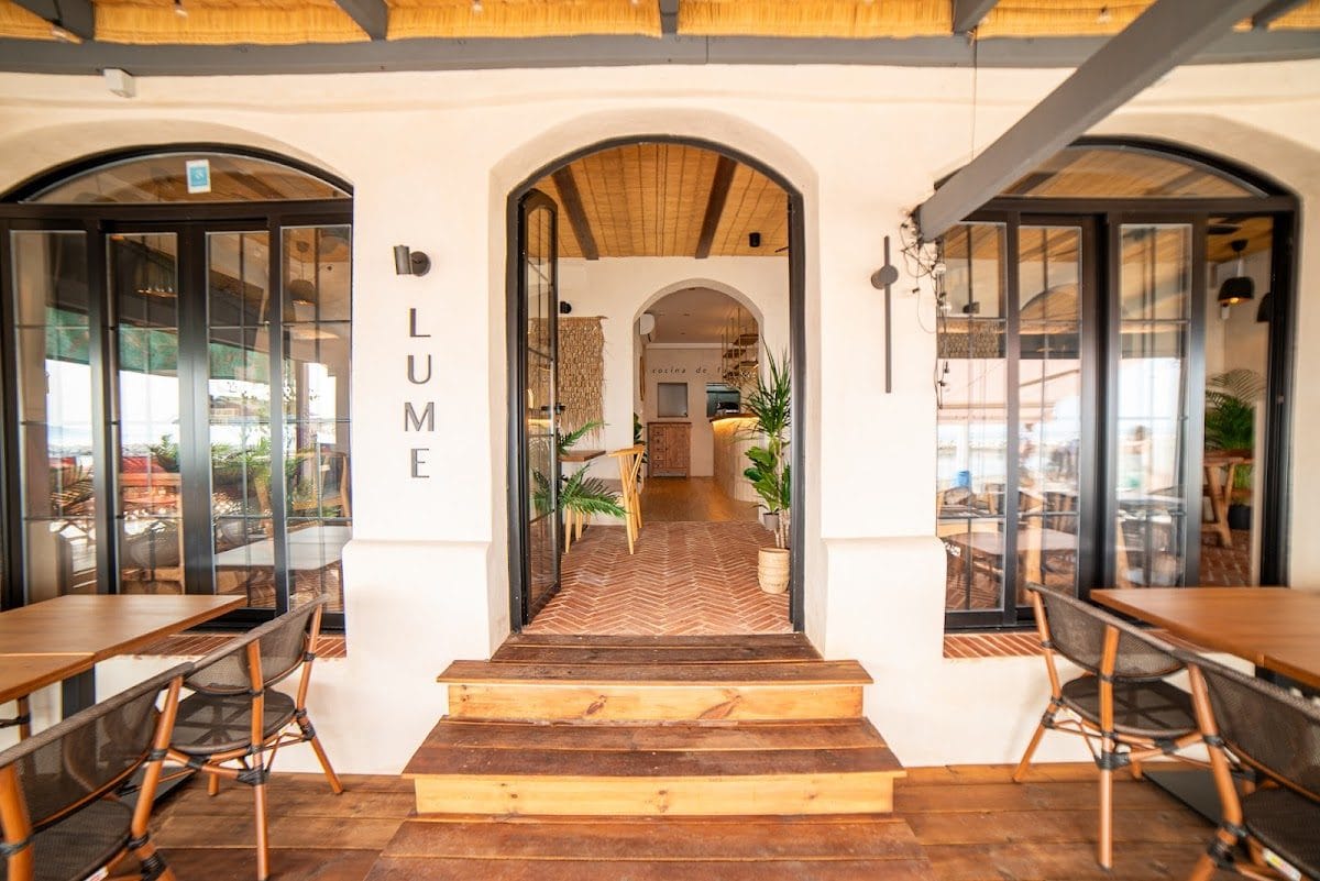 LUME*, asador a la brasa frente al mar en Pedregalejo