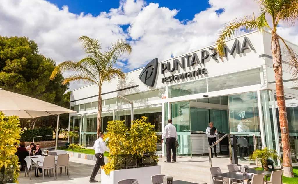 Restaurante Punta Prima: cocina mediterránea frente al mar