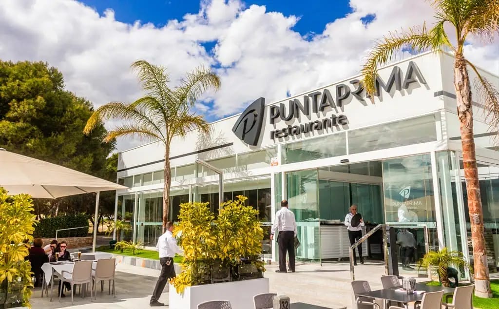 Restaurante Punta Prima: cocina mediterránea frente al mar