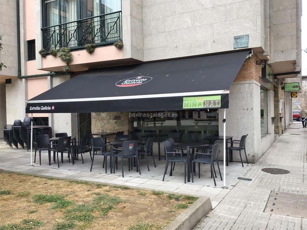 Maternidad animal en Vigo: la exposición Miña Nai