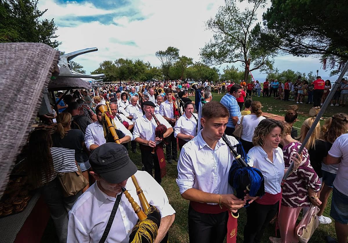 La Romería del Faro: fiesta marinera junto al mar