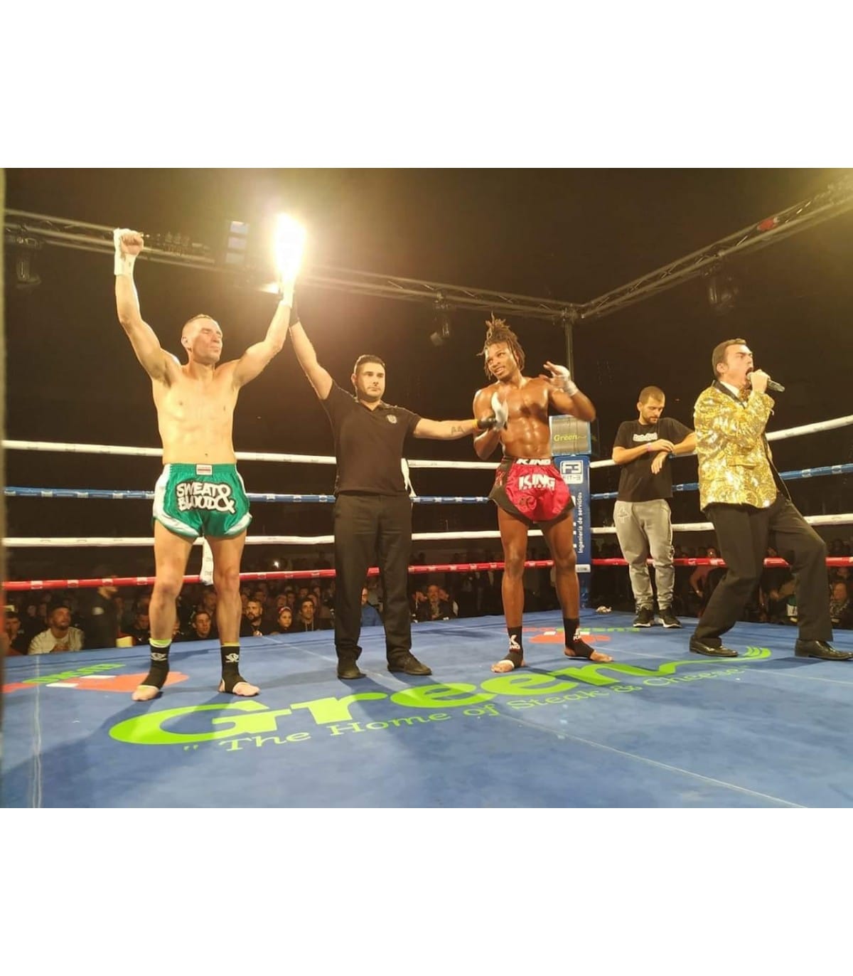 Velada de kickboxing en Mendizorroza