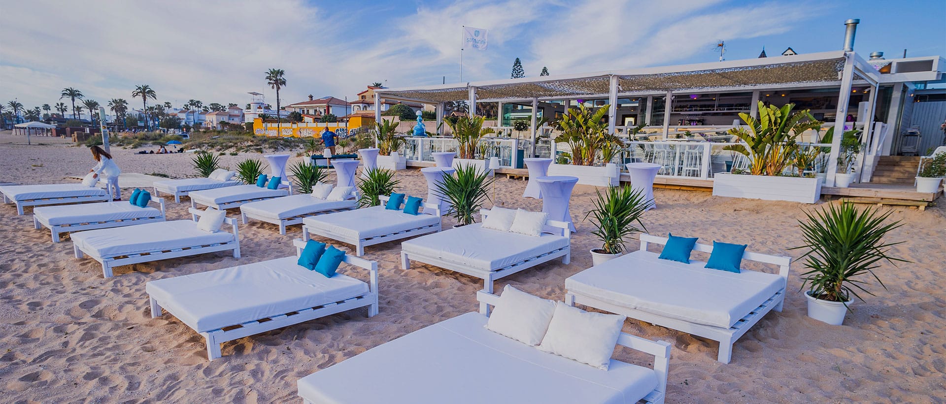 Santorini Beach: cocina y arte en La Barrosa