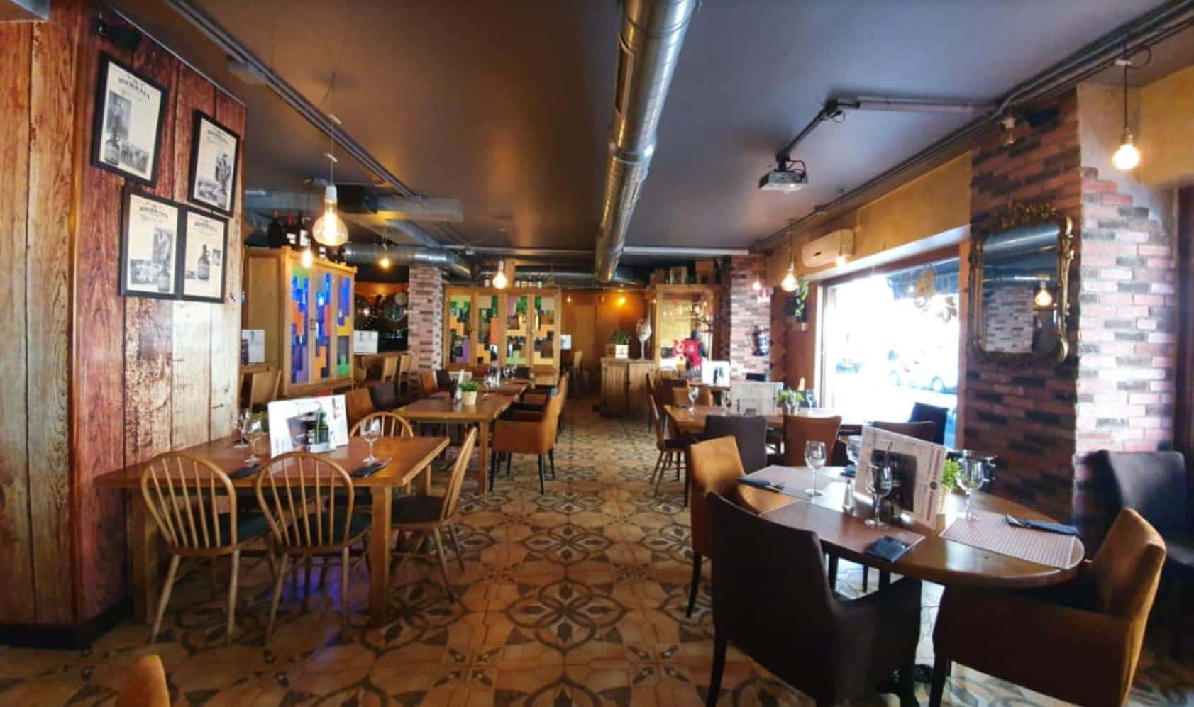 La Buha Vinoteca: taberna, restaurante y vinoteca