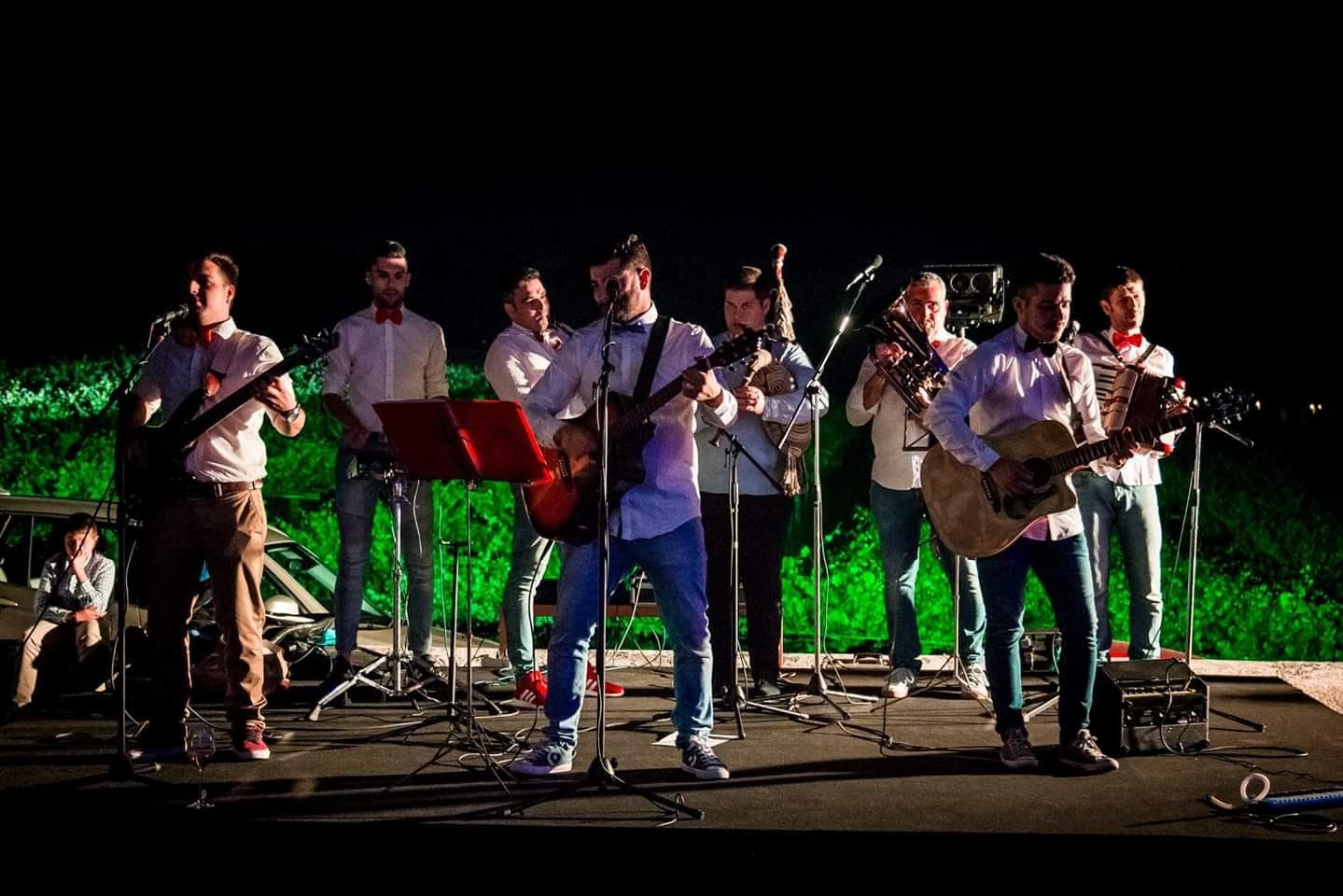 Actuación de Son das Tabernas