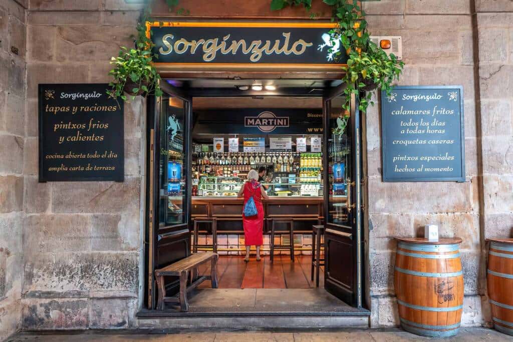 Sorgínzulo, barra de pintxos premiada en la Plaza Nueva
