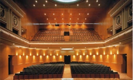 Teatro Cervantes: comedia y zarzuela en la Feria