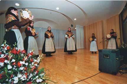 Actuación de pandereteiros de la AAVV