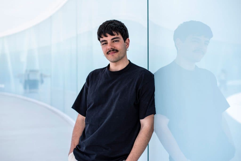 Proyección de 'Os espazos en branco' de Bruno Arias