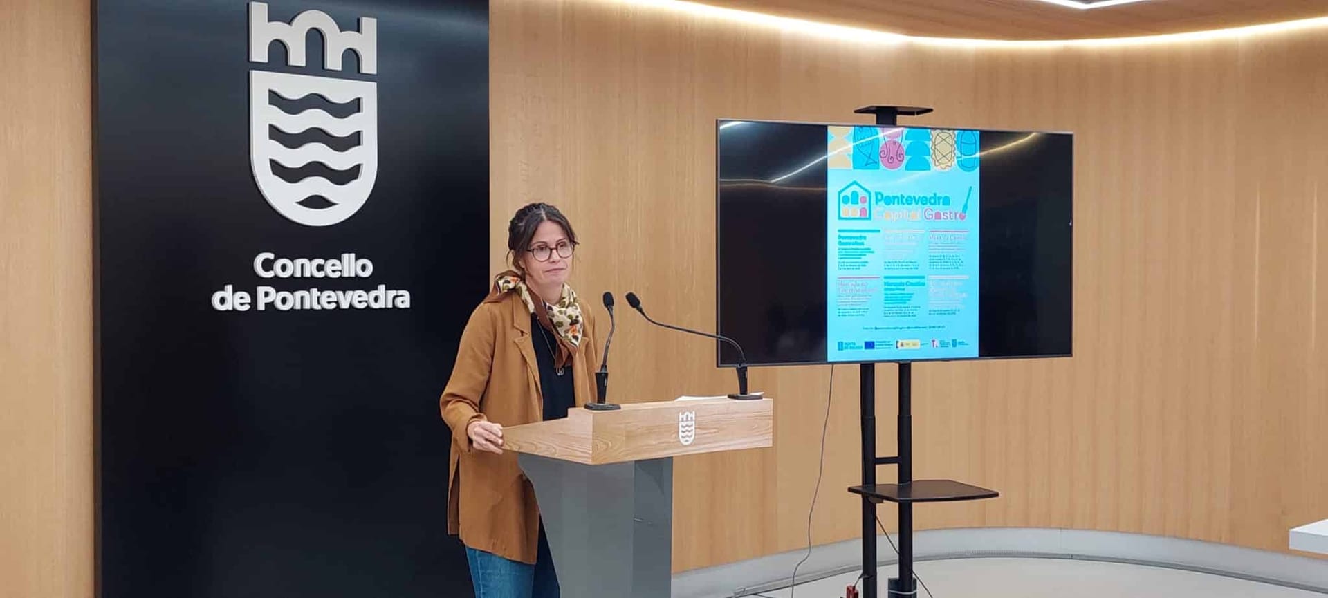 Encuentro Pontia con Asociaci贸n de Comerciantes de A Parda