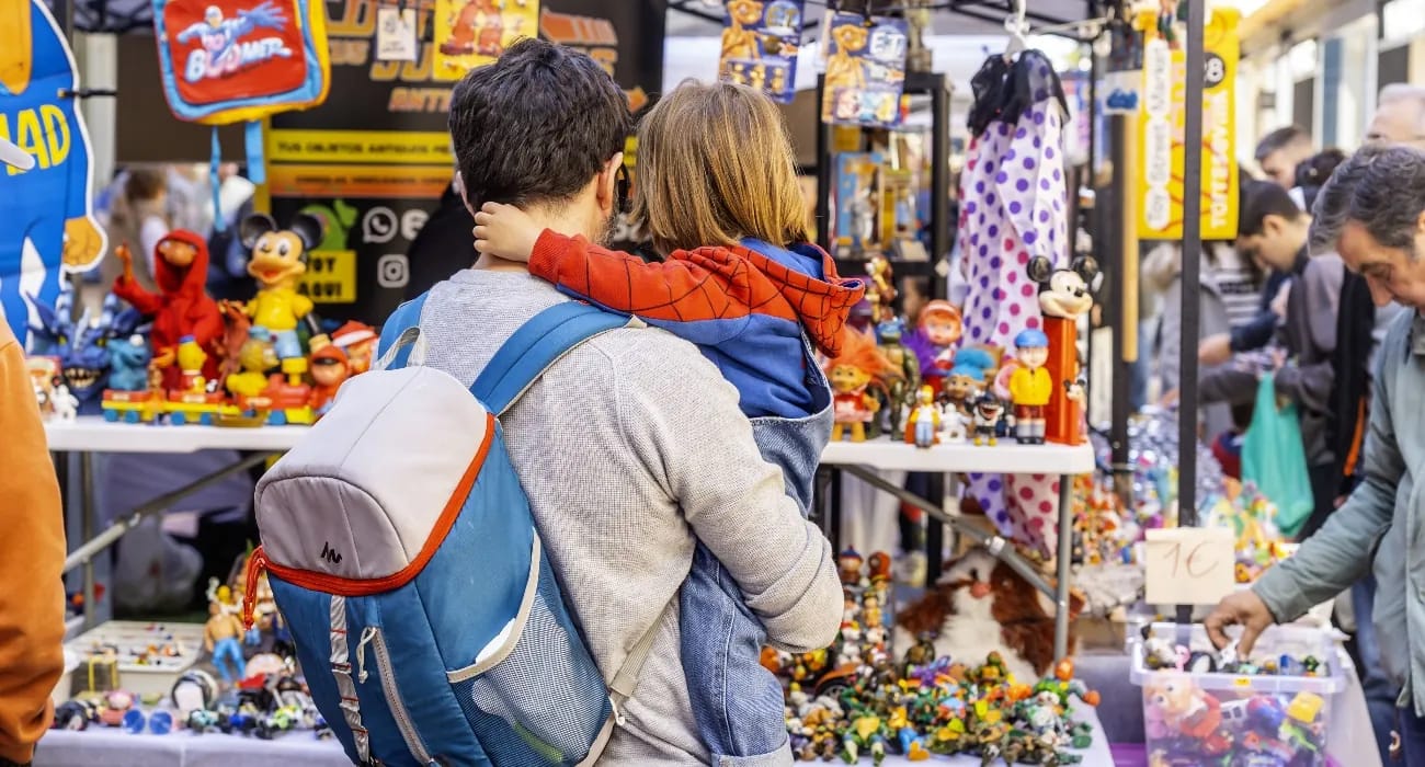Taller de jarrones reciclados en Toy Street Market
