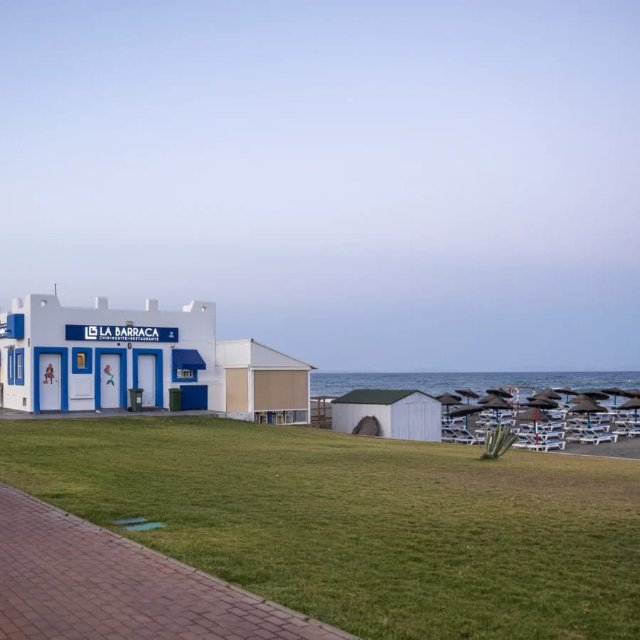 La Barraca: pescado y marisco frente al mar