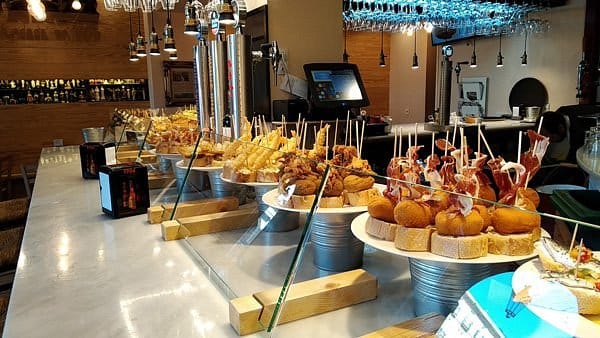 Iturriza Taberna: de librería cristiana a barra de pintxos