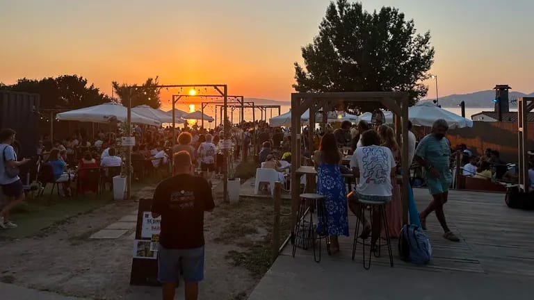 Maui abre en Samil con Niño Corvo y Koa Poke