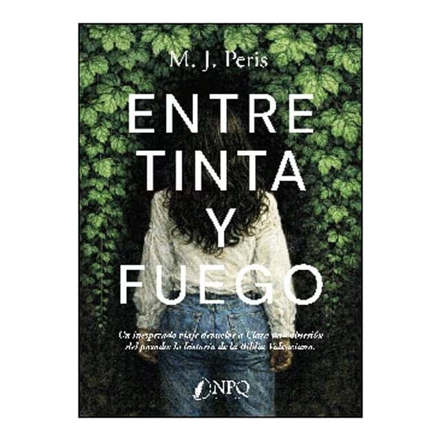 Firma de libro 'Entre tinta y fuego' por MJ Peris