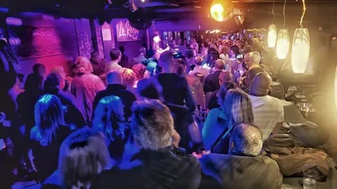 Concierto de Pancho Varona en La Room