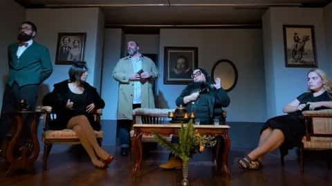 Representación de O caso do cadáver asasinado en Domingos a Escena