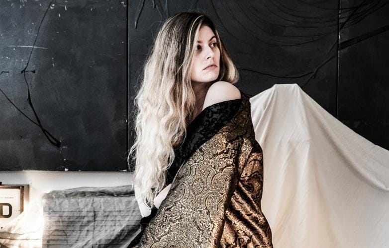 Concierto performático Leticia Rey: Danza Luz