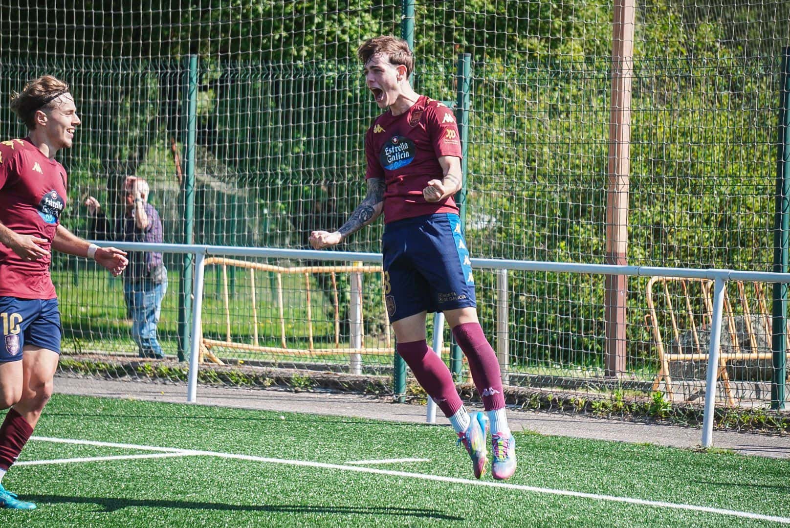 Partido de fútbol: Pontevedra B contra Atlético Arnoia