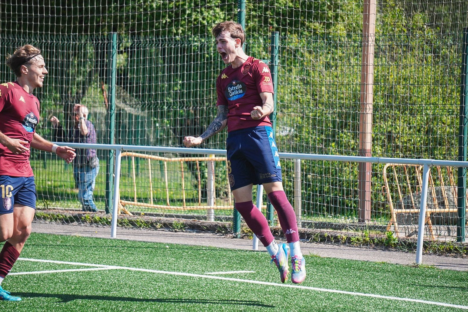 Partido de fútbol: Pontevedra B contra Atlético Arnoia