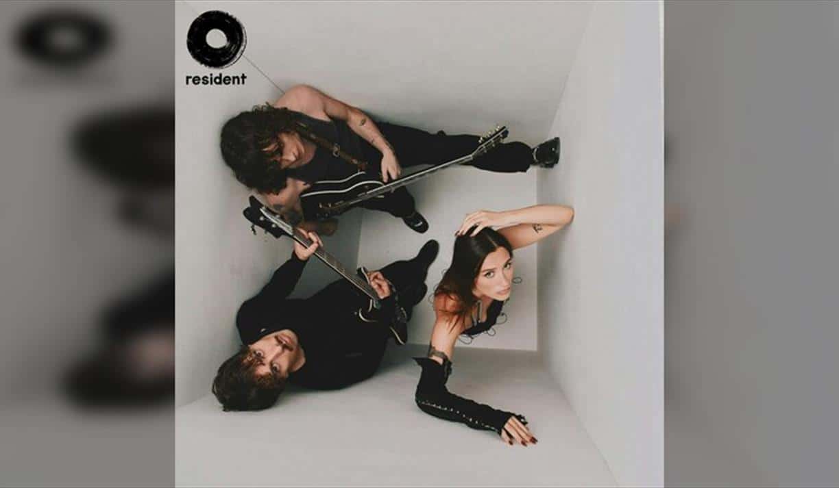 Yonaka: Live + Signing