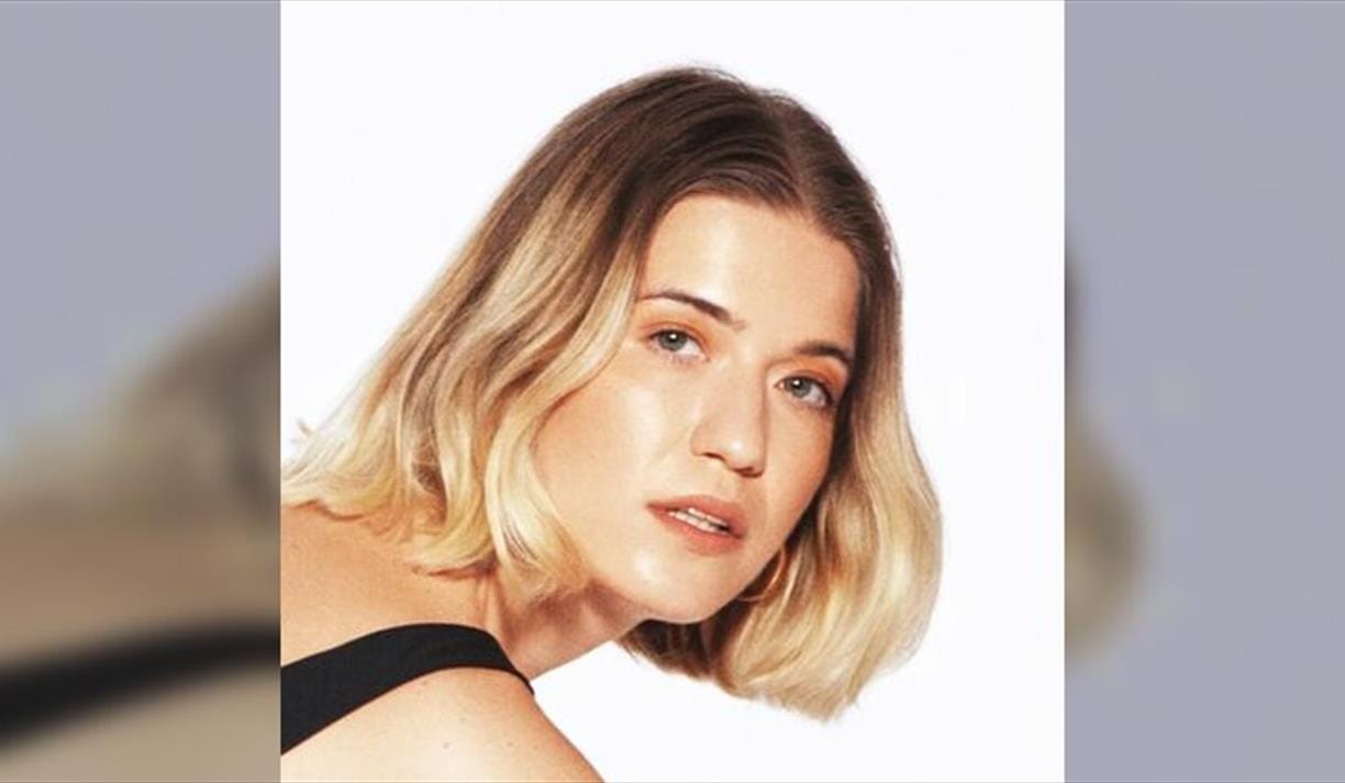 Olga Koch: Fat Tom Cruise