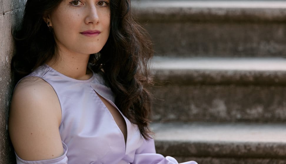 Fiddlers - Irene Duval plays solo violin