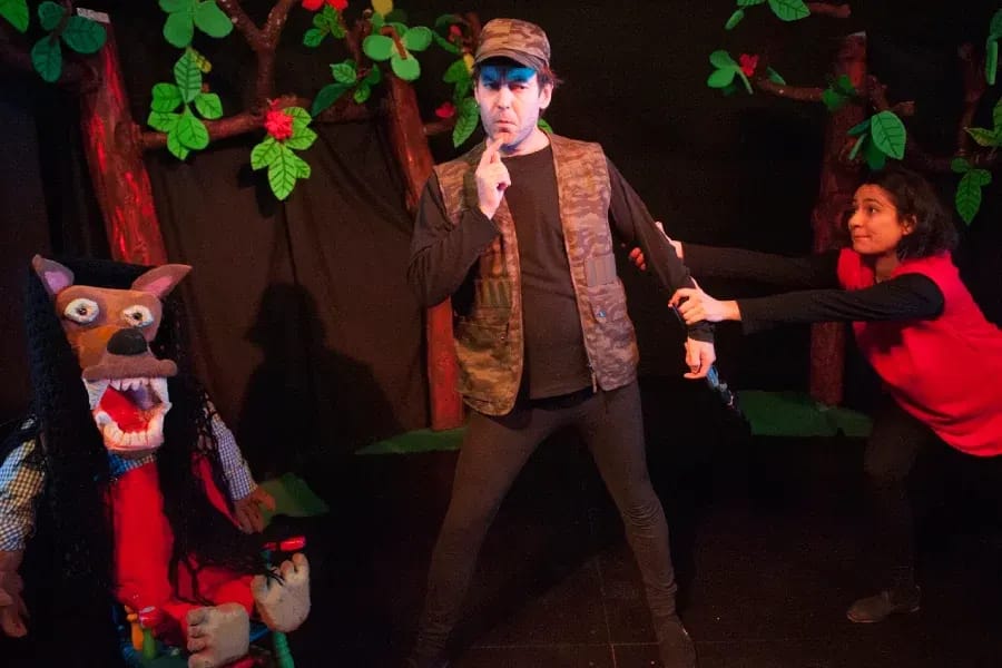 Kalean otso eta etxean uso