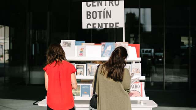 Punto de lectura en los Jardines de Pereda