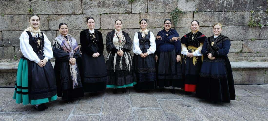 Por que non cantades todas? · Ultreia en feminino