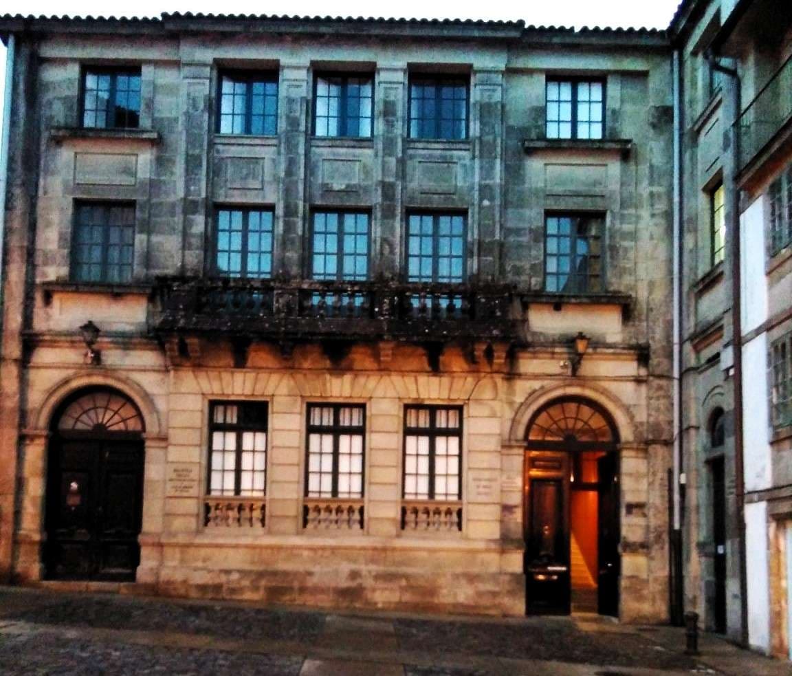 La formación de la colección de monedas de la RSEAPS