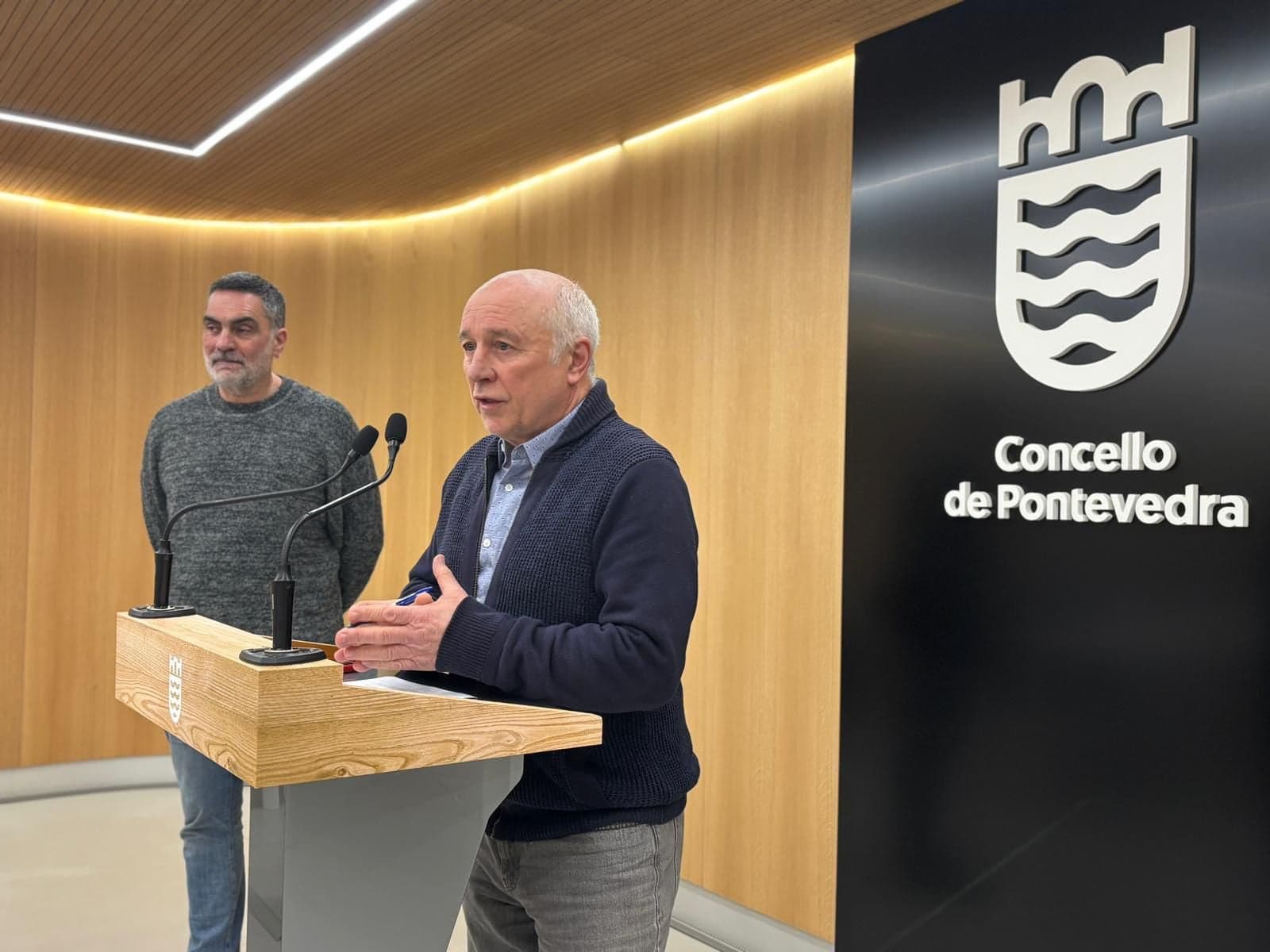 Encuentro con Manuel Lourenzo: 'Cegoñas no fondo da rÃa'