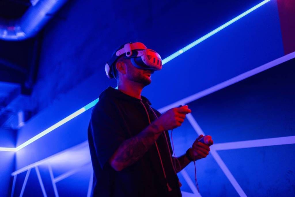 Exposición inmersiva para vivir el eclipse desde el espacio
