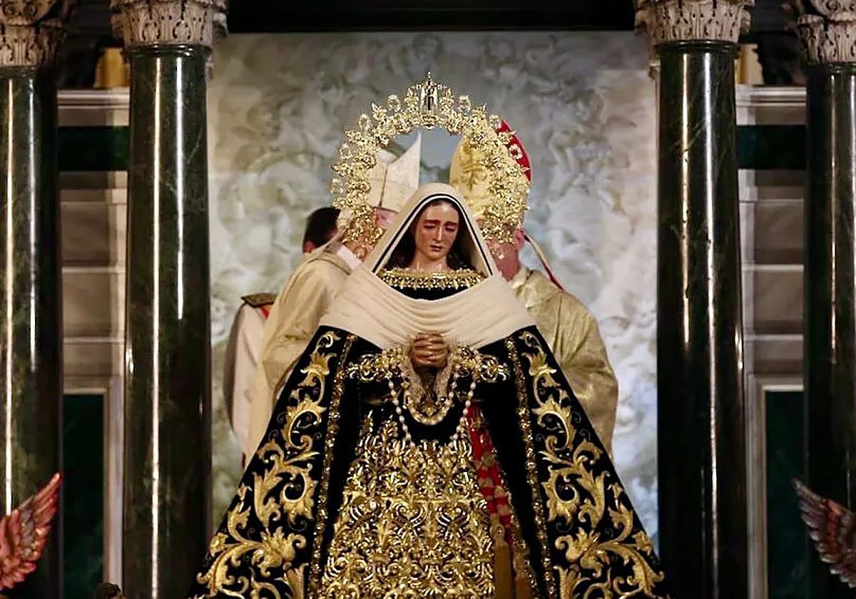 Traslado extraordinario de la Virgen de la Soledad al convento de las Hermanas de la Cruz