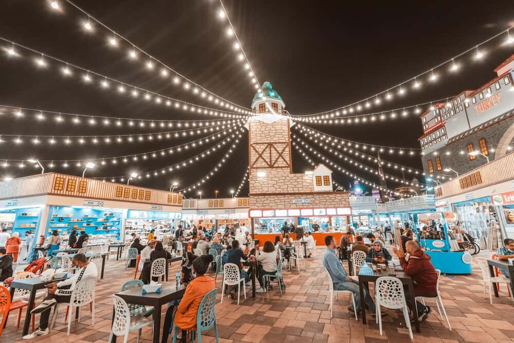 La Feria de Almería se despidió con copla en la Plaza Vieja