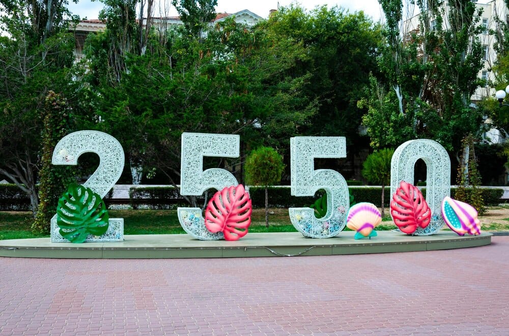 La Plaza de los Fueros cumple 50 años