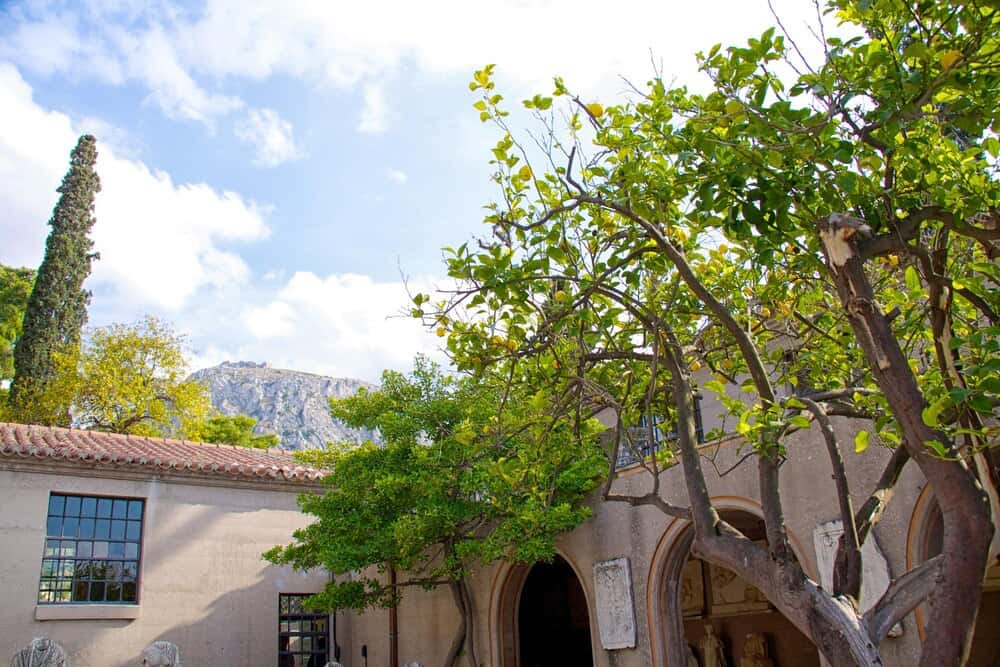 Cerro de los Infantes: Ilurco, museo al aire libre