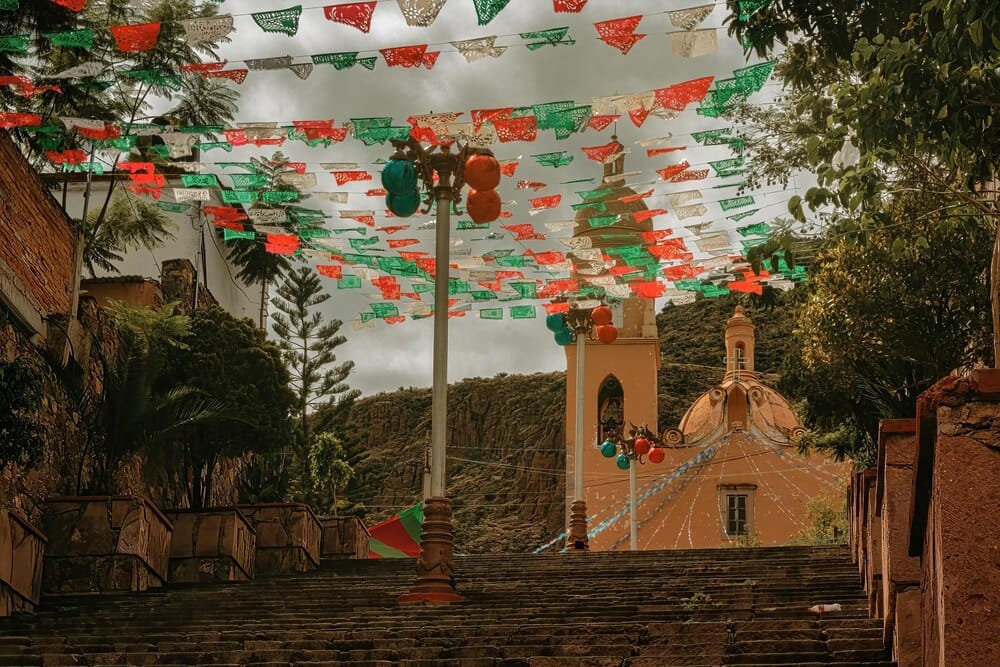 El Centro Histórico se ilumina para las fiestas patrias