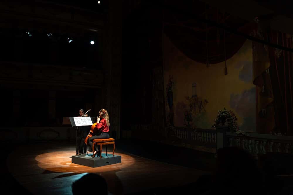 Lurra ikutu barik - Ruper Ordorika & Mugalariak