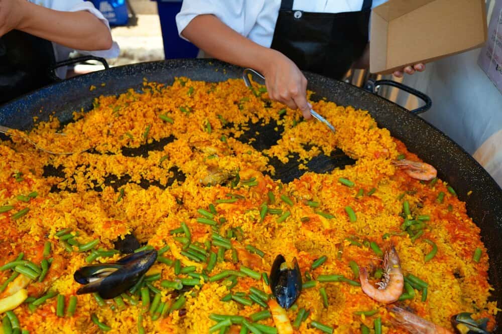 La Festa Major de Sant Julià se vive con paella y música