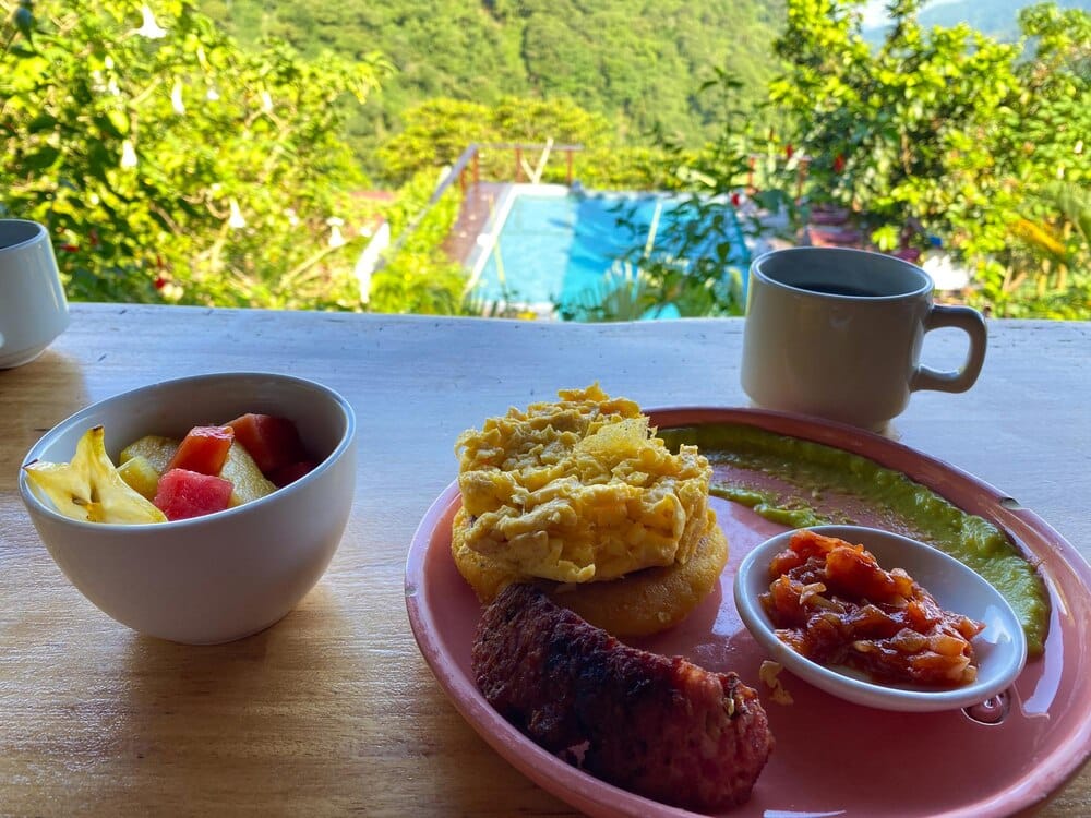 Bellavista Colombia: cocina colombiana frente al Charco