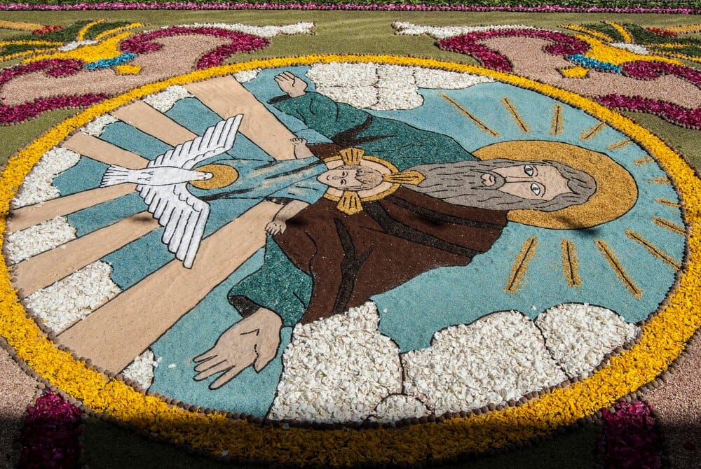 Arte efímero y alfombras florales del Corpus
