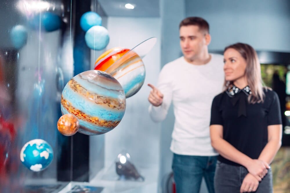 Guía para visitar el Planetario de Gijón y planes de astronomía