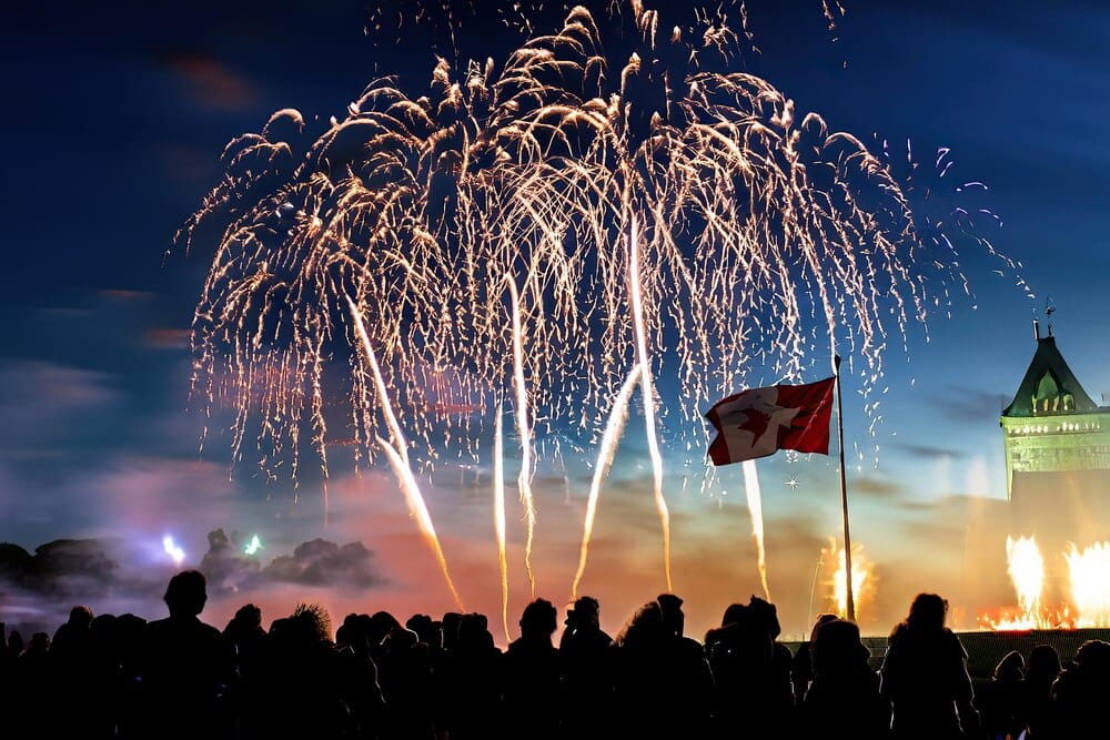 La gran bandera de Blanes cierra los fuegos artificiales