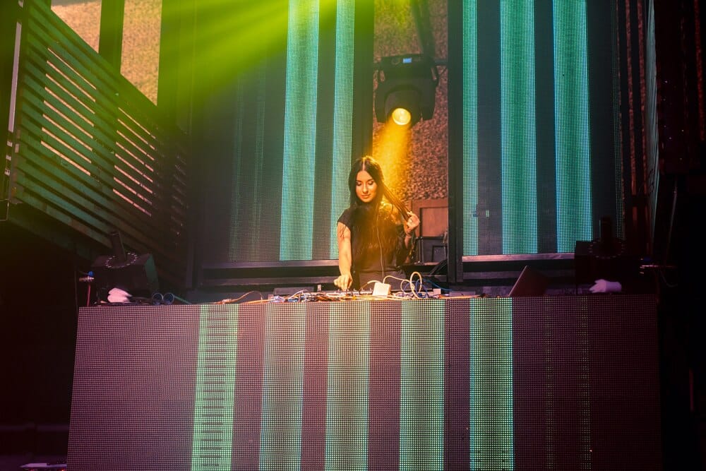 DJ y saxofonista en el hotel Yebra