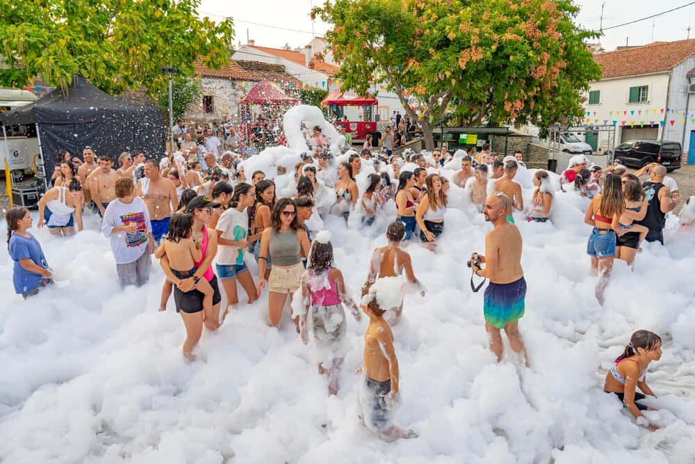 Fiesta de la espuma en las Fiestas de Santa Lucía 2026