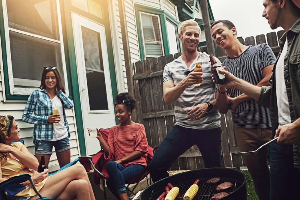Distant Relatives: Great BBQ at Meanwhile Brewing